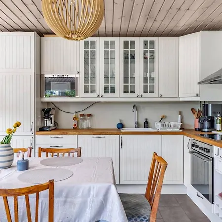 Vakker I Skogkanten Ved Vannet -6 Sengeplasser. Sandefjord